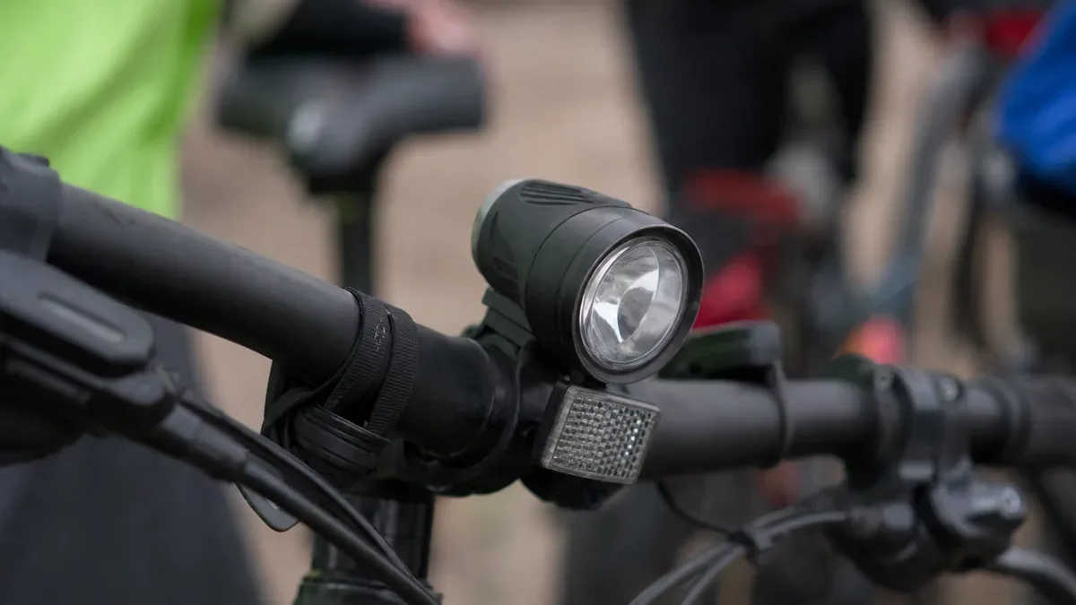 160 kilometrów na rowerach przez powiat. 13 osób ukończyło objazd