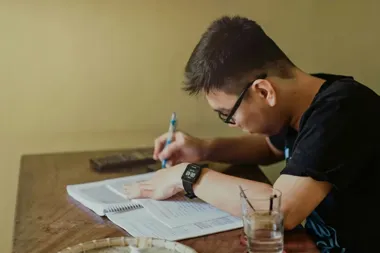 Jak przechowywać hologramy szkolne kolekcjonerskie?