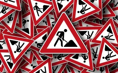 Piesi i pasażerowie muszą uważać. Rusza rozbudowa przy Dobrzeckiej w Kaliszu
