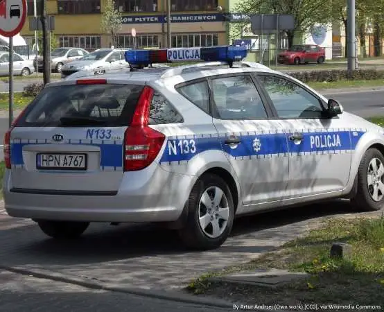 Nastolatek zatrzymany po rozboju na ul. Polnej w Kaliszu - koszulka odzyskana