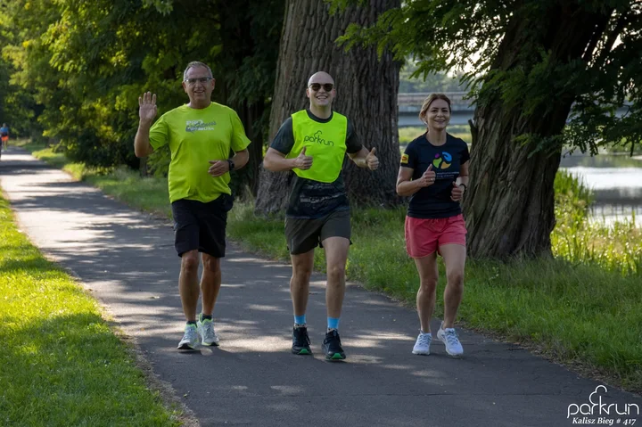 Obrazek przedstawia grafikę promocyjną wydarzenia Piątkowy poranny bieg i spacer: parkrun Kalisz #422
