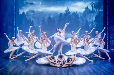 Grafika promocyjna wydarzenia JEZIORO ŁABĘDZIE — Królewski Balet Klasyczny w Kaliszu