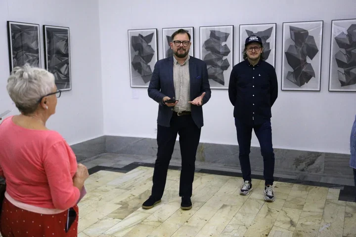 Dwa spojrzenia na sztukę spotykają się w Kaliszu - zobacz wystawy