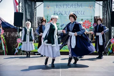 Folklor ruszył w plener. Moszczanka i Skrzebowa dały mocny start sezonowi
