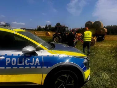 Dzieci przy ciągnikach w powiecie kaliskim. Służby wskazują zagrożenia