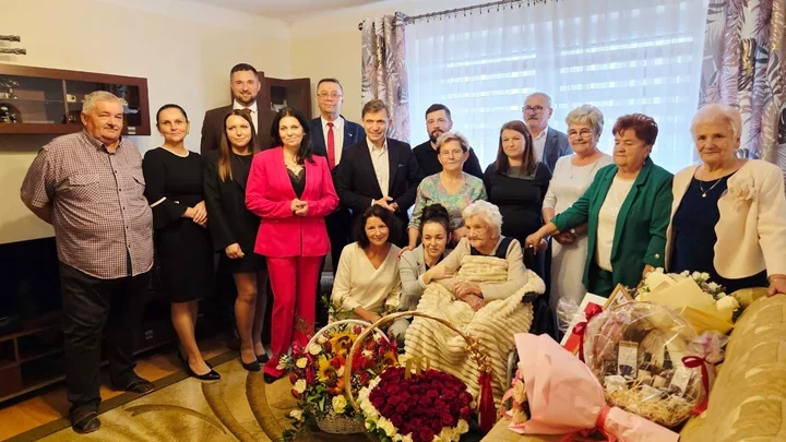 Marianna Tułacz ma 100 lat. W Aleksandrii świętowała z rodziną