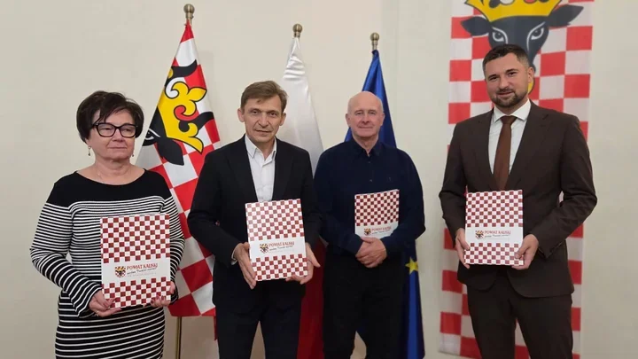 Ponad ćwierć kilometra rowu i remont jazu. Nowa umowa dla Brzezin