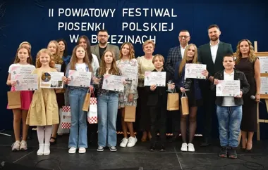 Brzeziny zamieniły się w scenę dla młodych głosów z całego powiatu