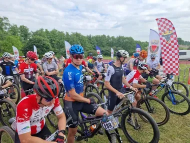 Puchar Polski MTB w Nędzerzewie dał pokaz siły. Blisko 400 kolarzy na starcie