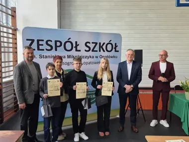 W Opatówku dyktando nie wybaczało błędów – pióra starosty trafiły do najlepszych