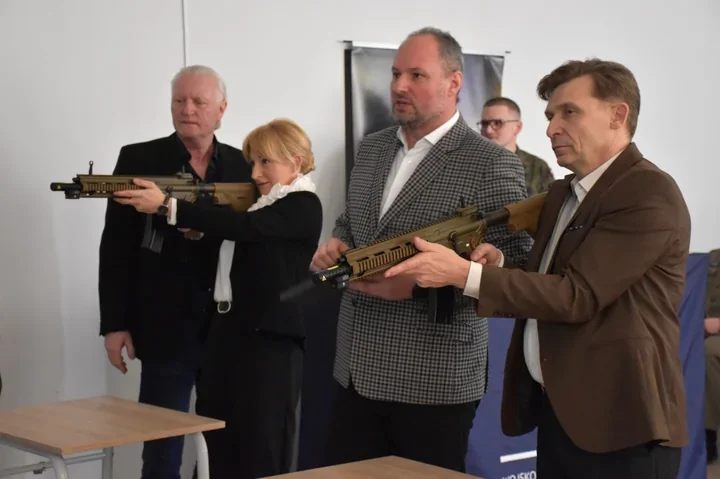 Wirtualna strzelnica otwarta w Zespole Szkół nr 1 w Liskowie