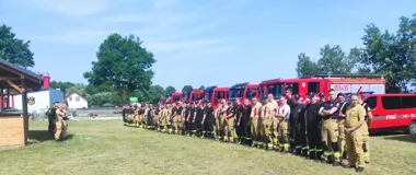 Las Petryki - strażacy ćwiczyli pożar, który w krótkim czasie objął 2,5 ha